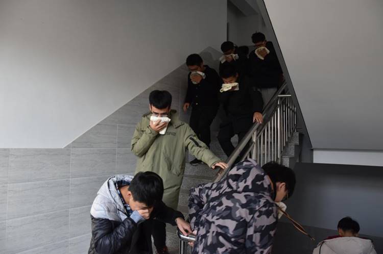 说明: /__local/D/0D/32/7A60B79E661F59473FD1EE8F61B_80A7E837_E37F.jpg