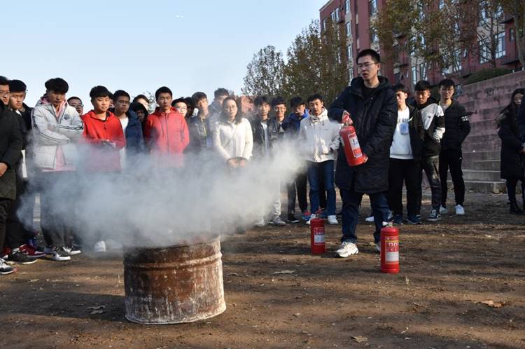 说明: /__local/8/17/9F/91AB5EB534F78F792CDA83E5197_0B46AF74_1D4C9.jpg